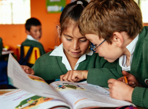 Fundación Escuela Nueva-Volvamos a la Gente